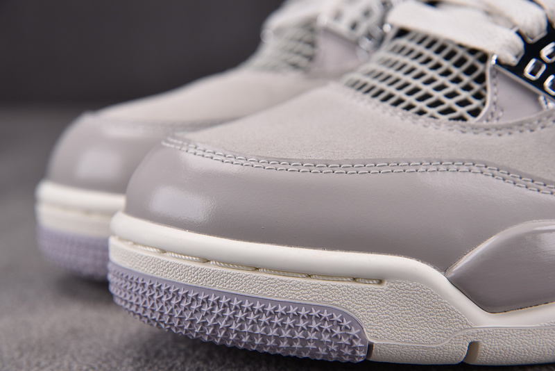 Air Jordan 4 Frozen Moments AQ9129-001