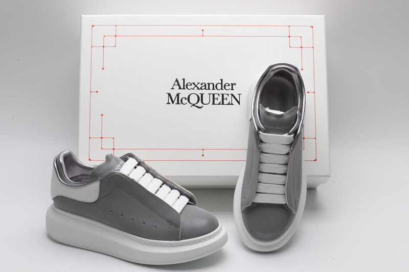 MCQUEEN OVERSIZED SNEAKER