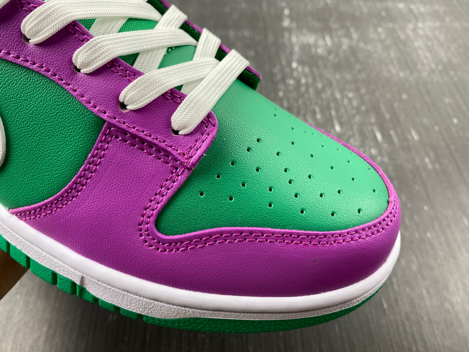 Nike Dunk Low "Stadium Green/Fuchsia" FD9924-311