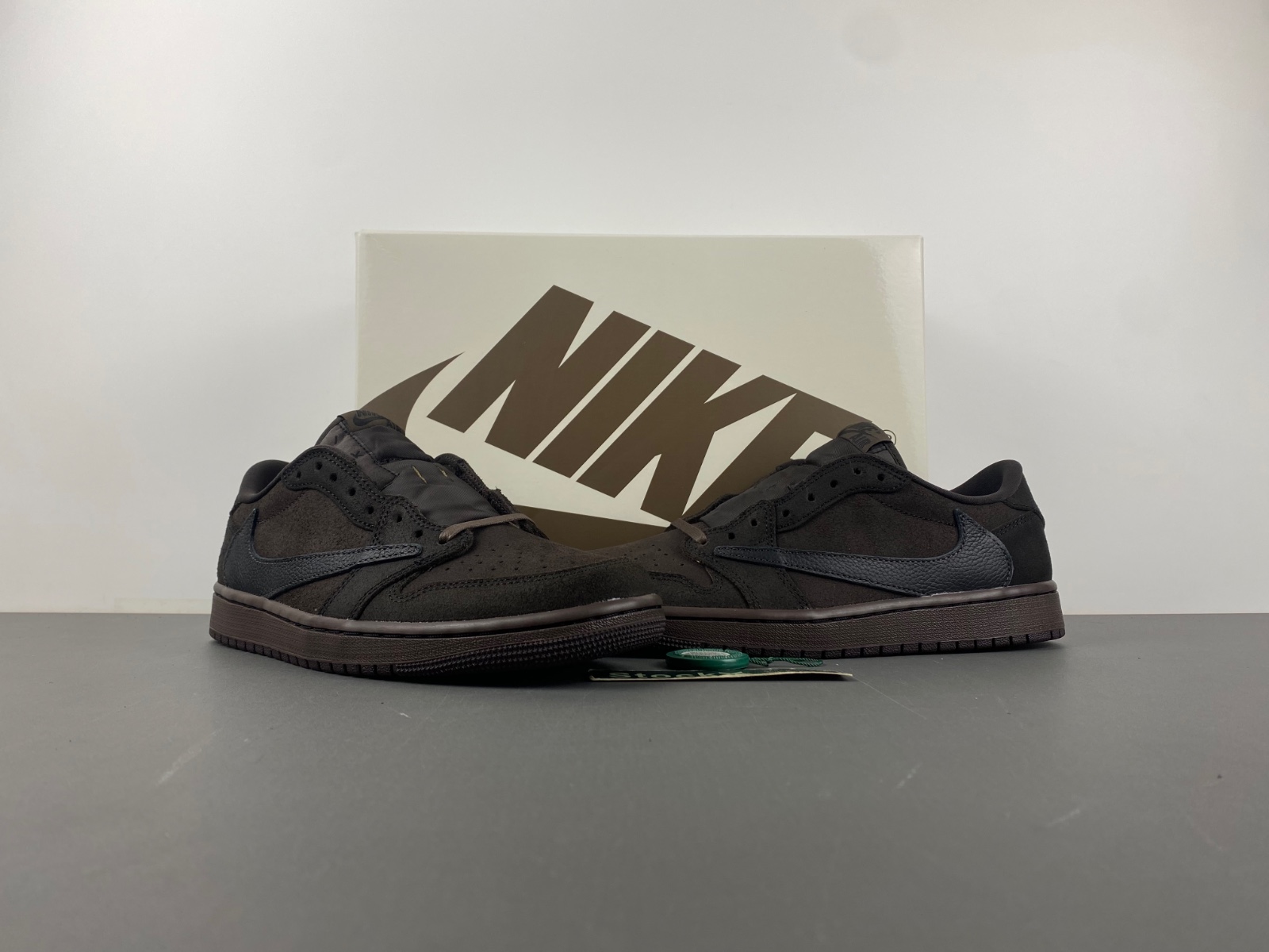 Travis Scott x Air Jordan 1 Low OG  DM7866-202