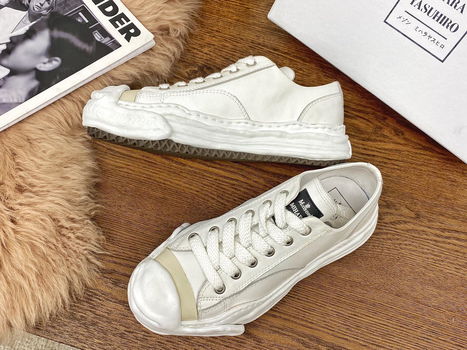 Maison Mihara Yasuhiro Low-Top Sneakers MMY-009