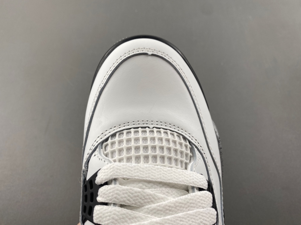 Air Jordan 4 “White Cement”  FV5029-100