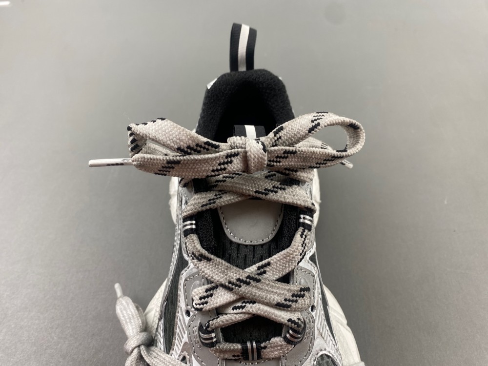 Balenciaga 3XL 734731 W3XGM1190