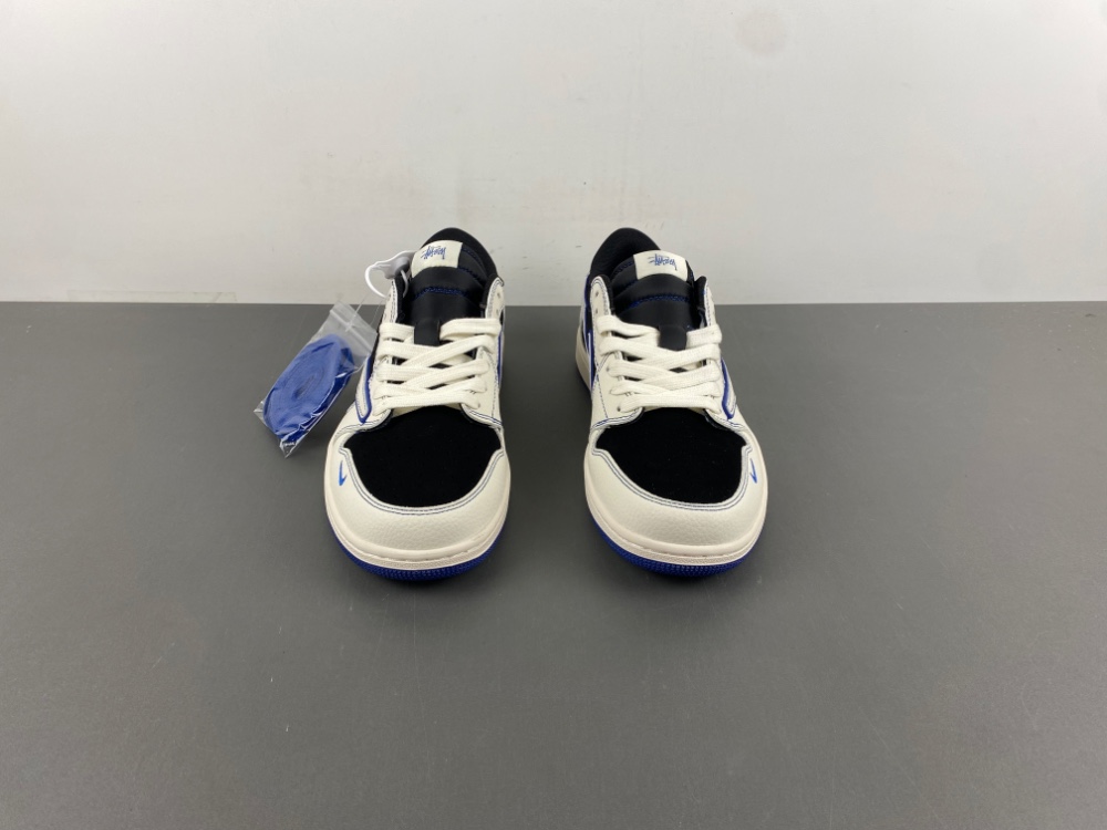 Fragment x Travis Scott x Supreme  Air Jordan 1 Low