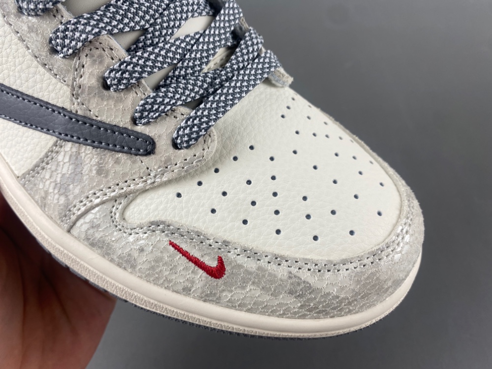 Travis Scott x Fragment Design x Jordan Air Jordan 1 Low OG SP