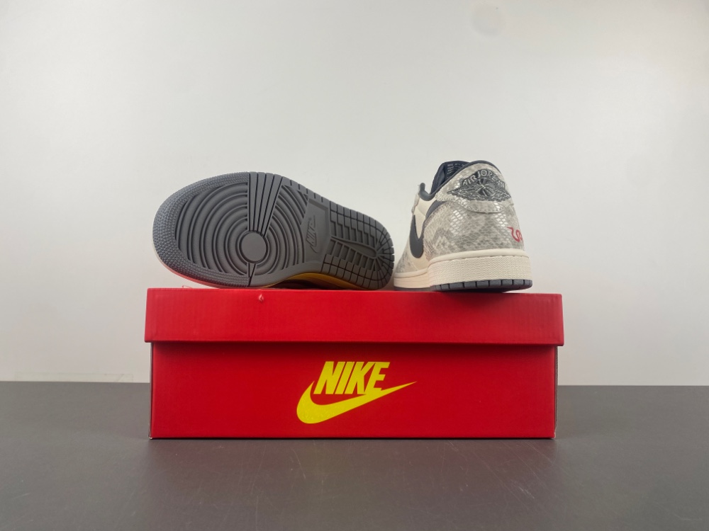 Travis Scott x Fragment Design x Jordan Air Jordan 1 Low OG SP