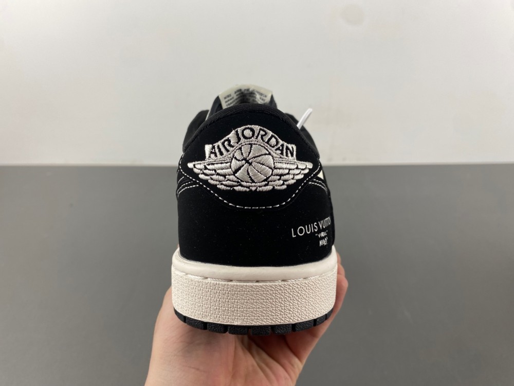 Travis Scott x Air Jordan LV