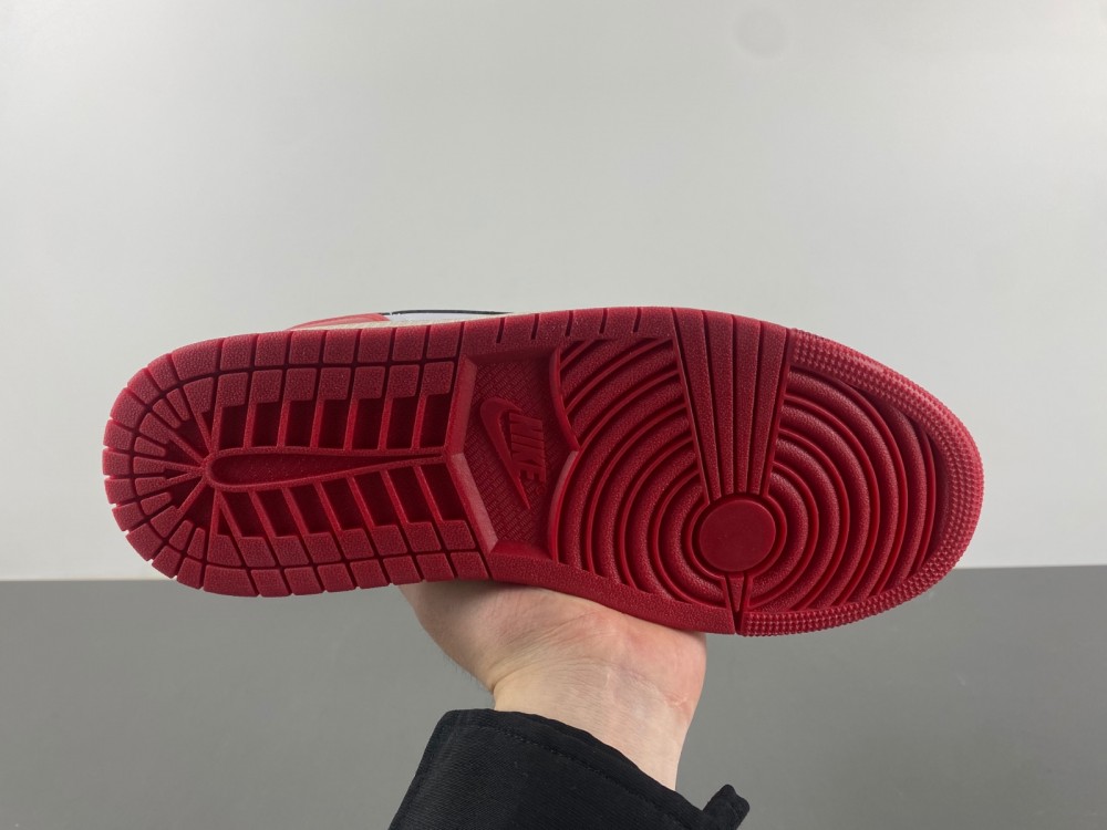 Air Jordan 1 Low OG “Chicago”