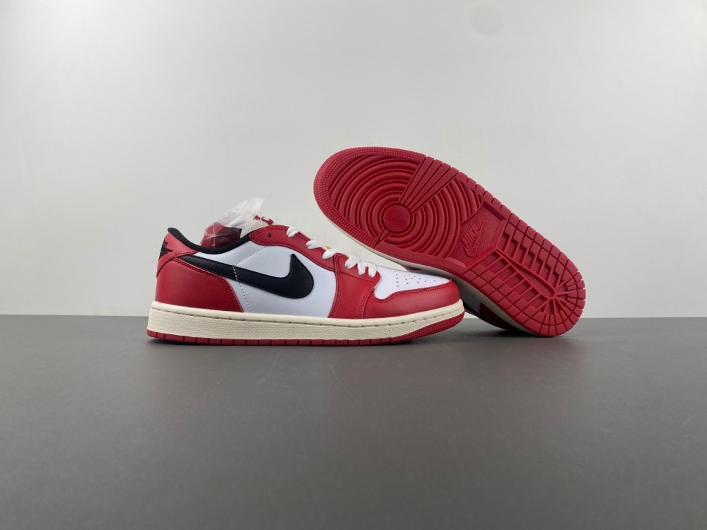 Air Jordan 1 Low OG “Chicago”