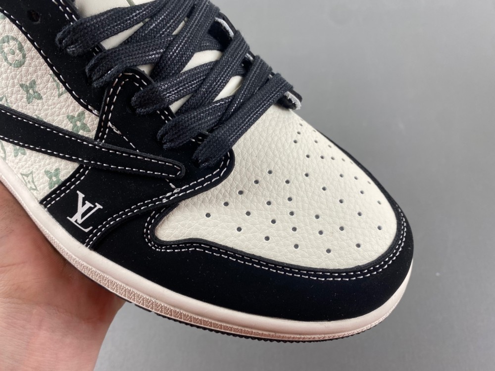 Travis Scott x Air Jordan LV