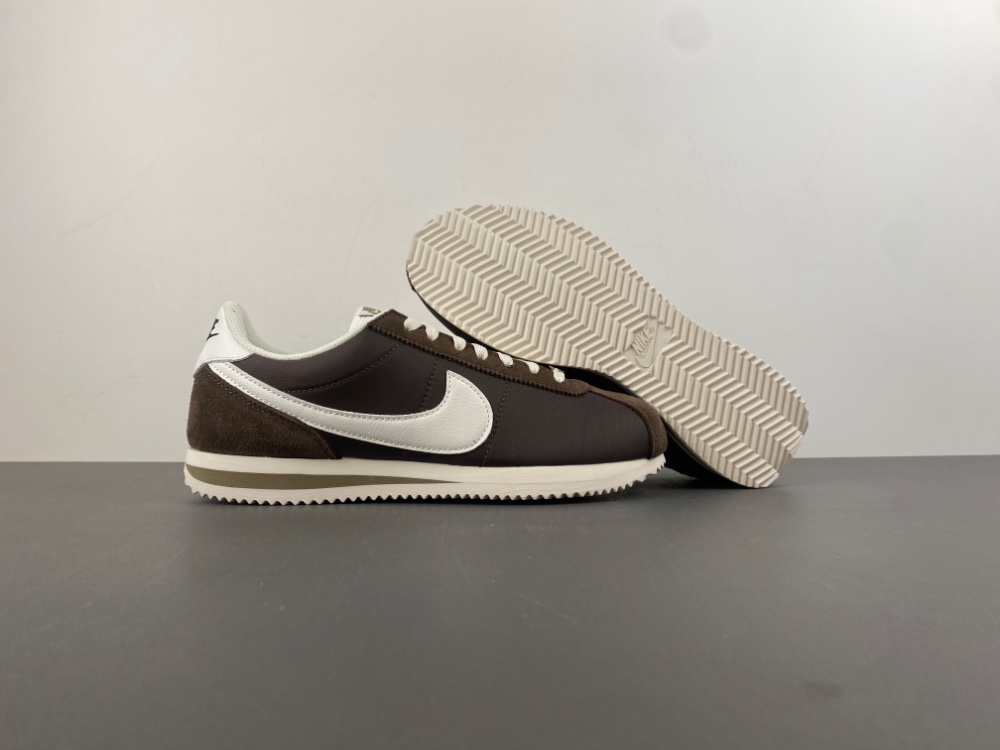 Nike Cortez WMNS “Baroque Brown”  DZ2795-200