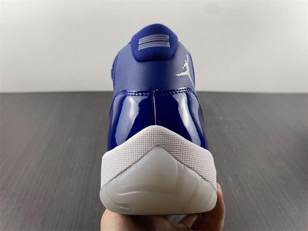 Air Jordan 11 AT7802