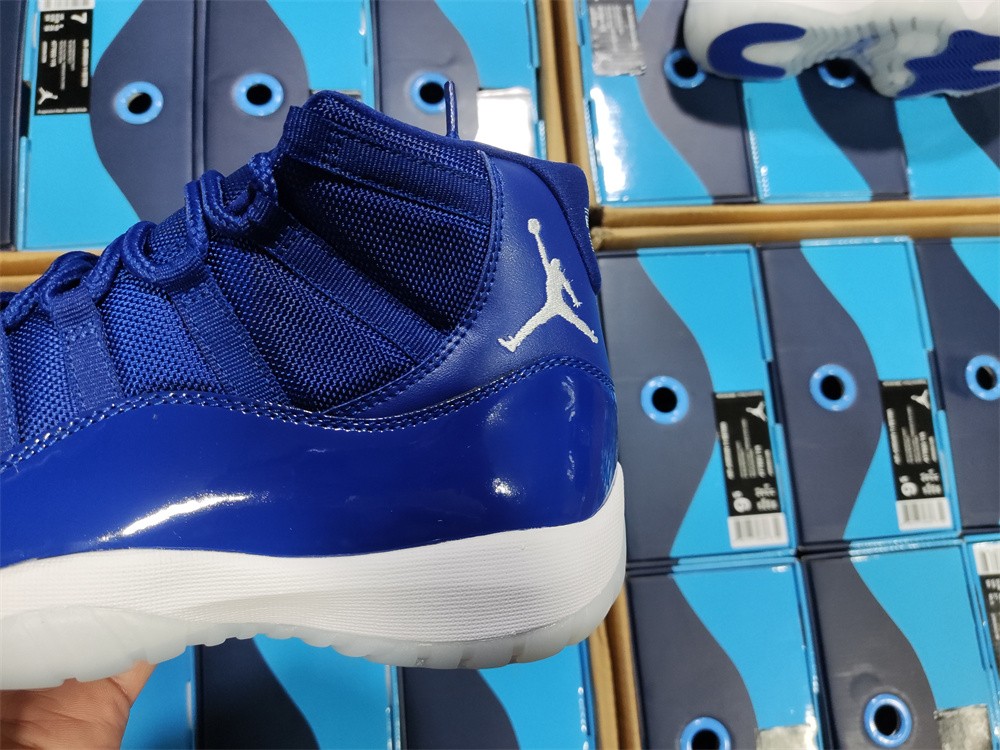 Air Jordan 11 AT7802