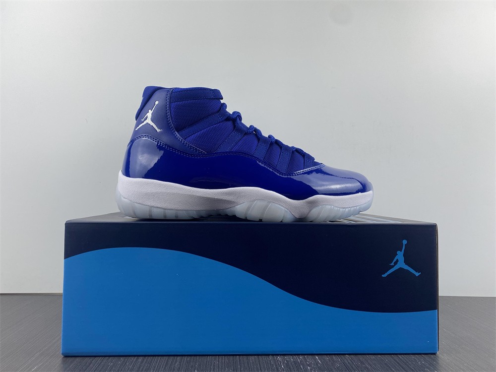 Air Jordan 11 AT7802