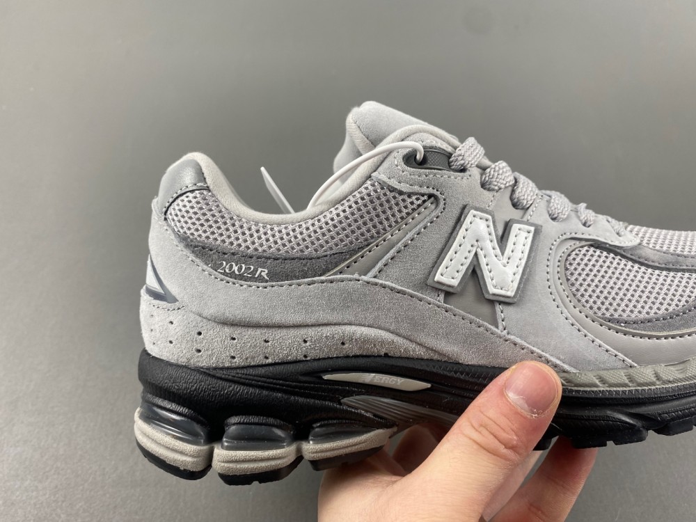 new balance NB M2002RC1