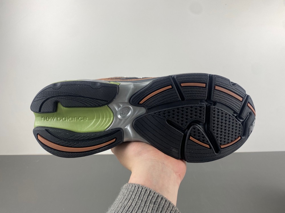 new balance NB M2010BRN