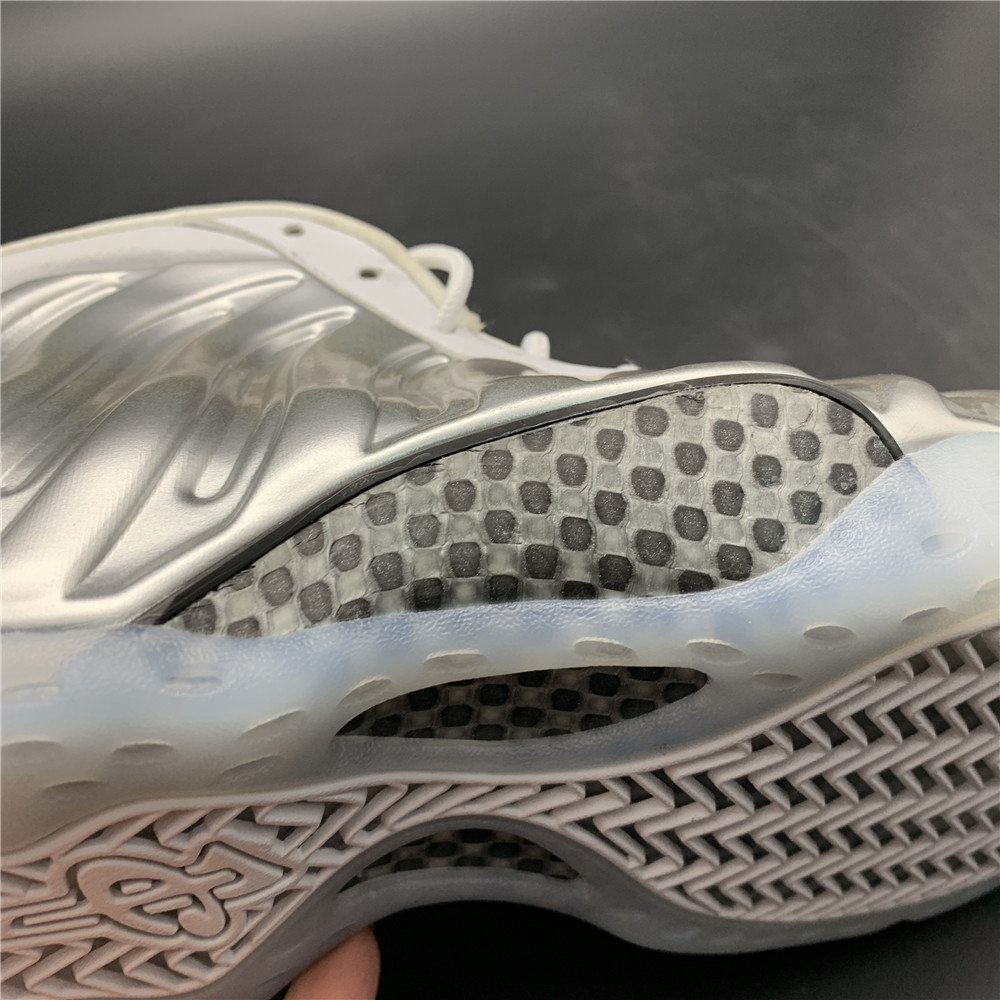 Nike Air Foamposite AA3963-100