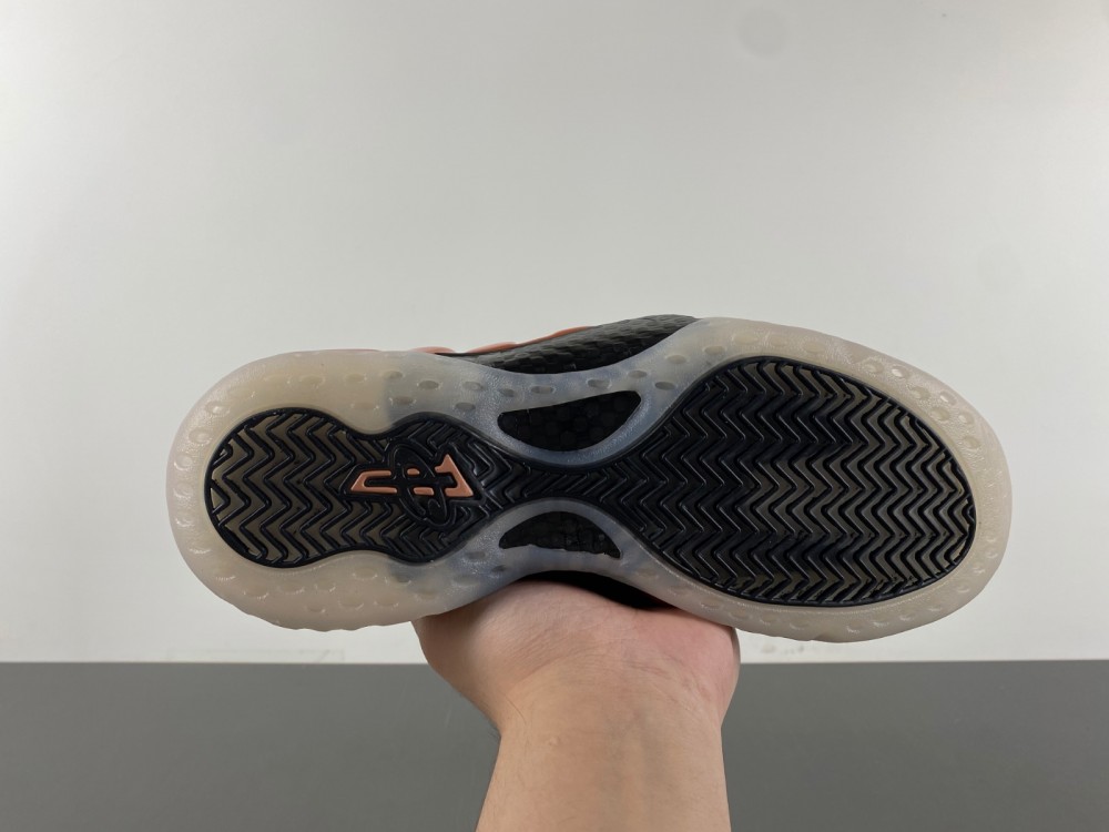 Nike Air Foamposite One “Metallic Copper”FZ9902-001