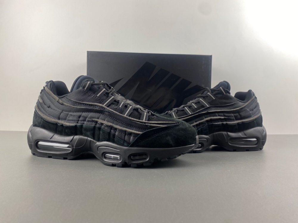 Comme des Garçons x Air Max 95 
