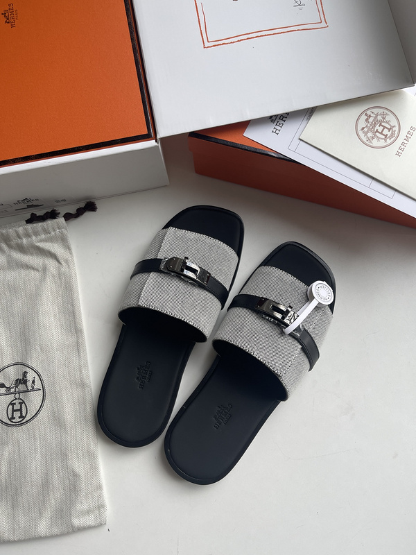 Gabriel sandal