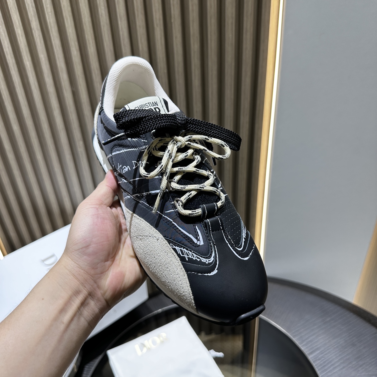 DIOR SNEAKER