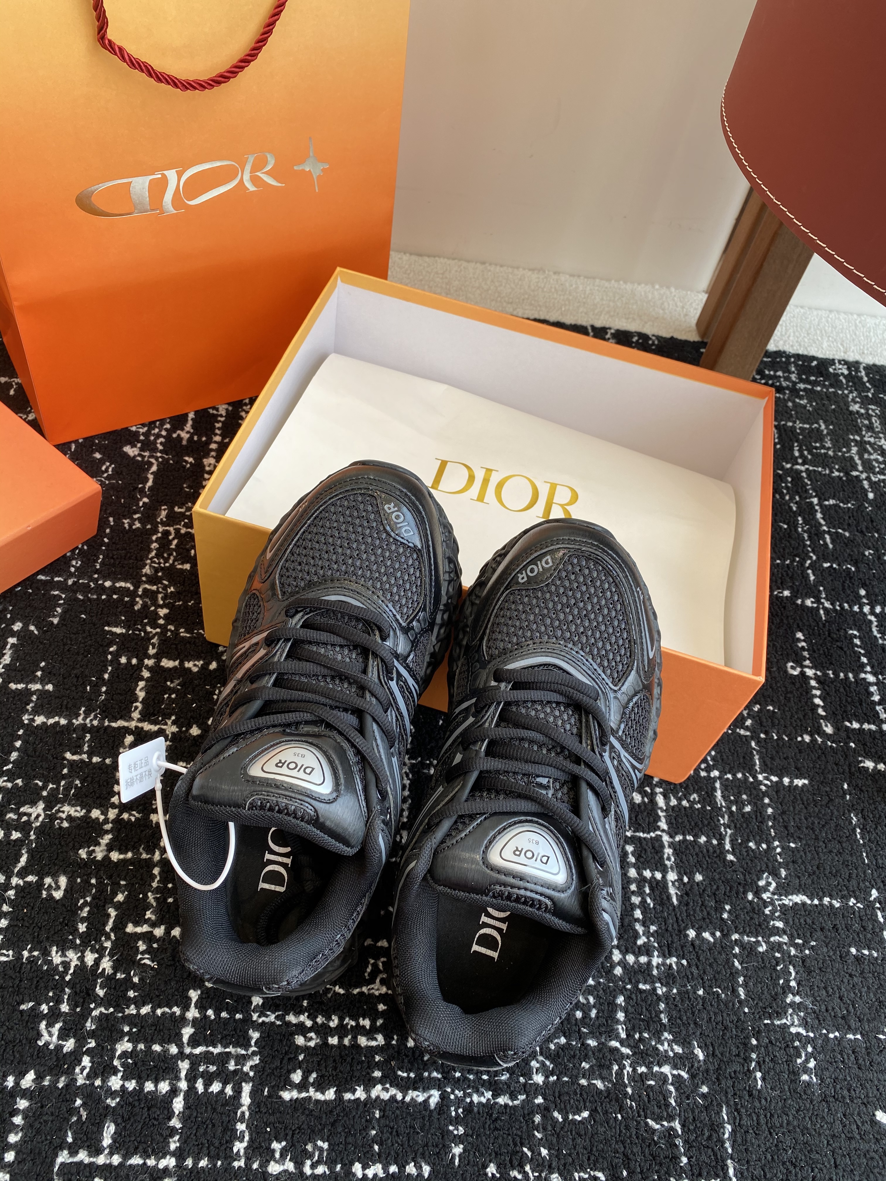 DIOR B35 SNEAKER