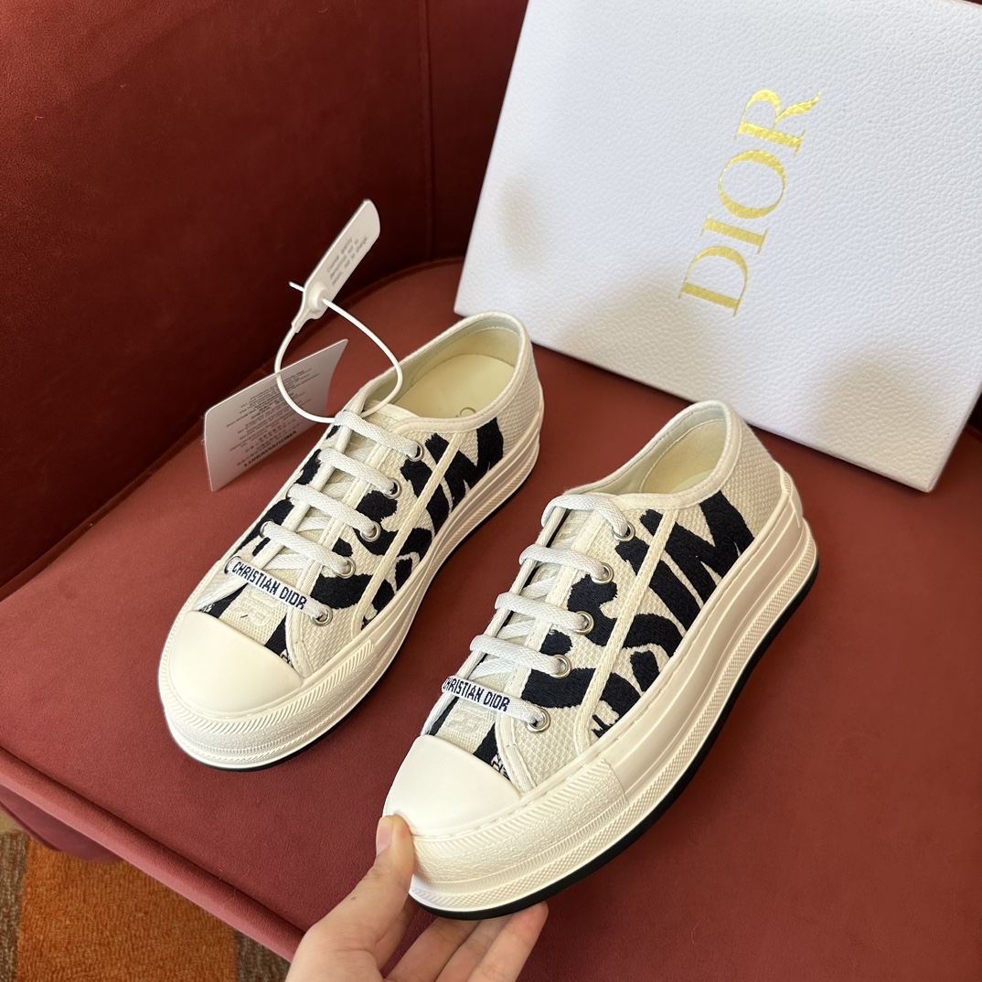 DIOR SNEAKER