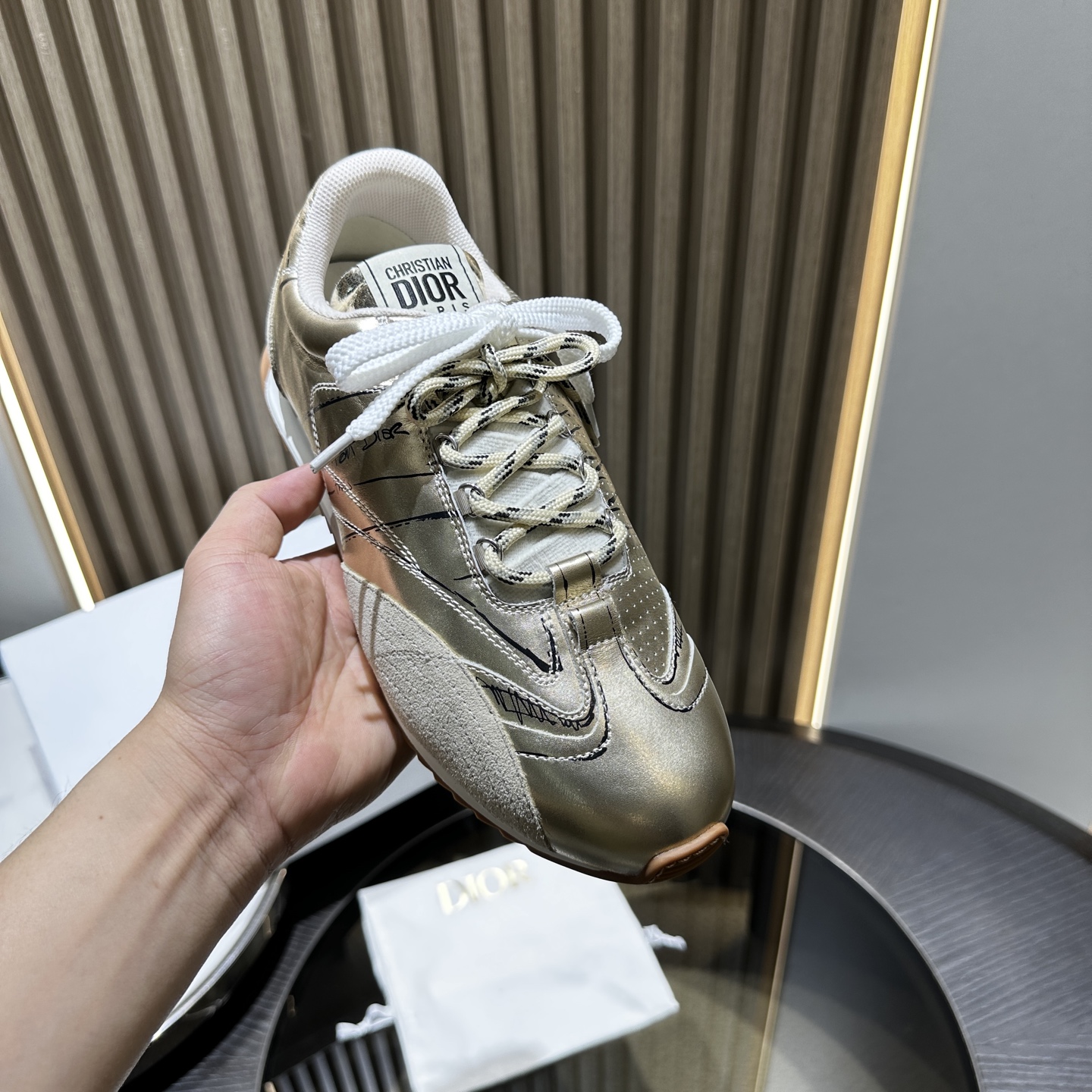 DIOR SNEAKER