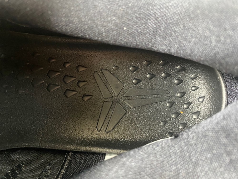 Nike Kobe 9 Protro EM “Gift of Mamba“ FZ7333-001