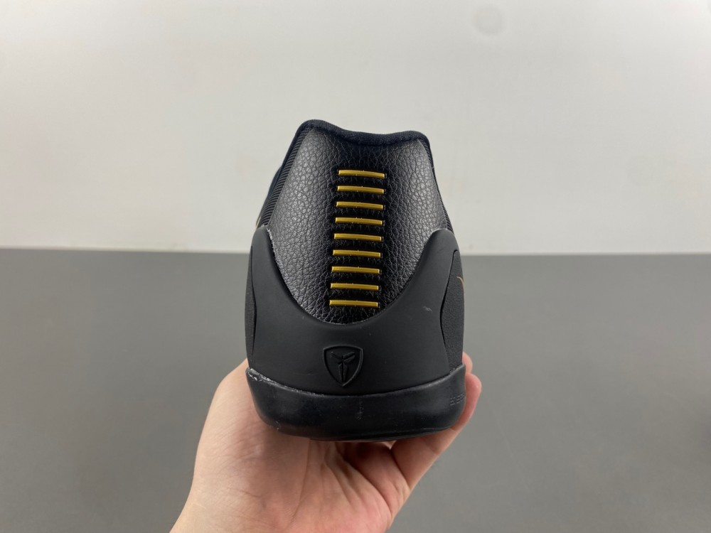 Nike Kobe 9 EM Low  646701-701