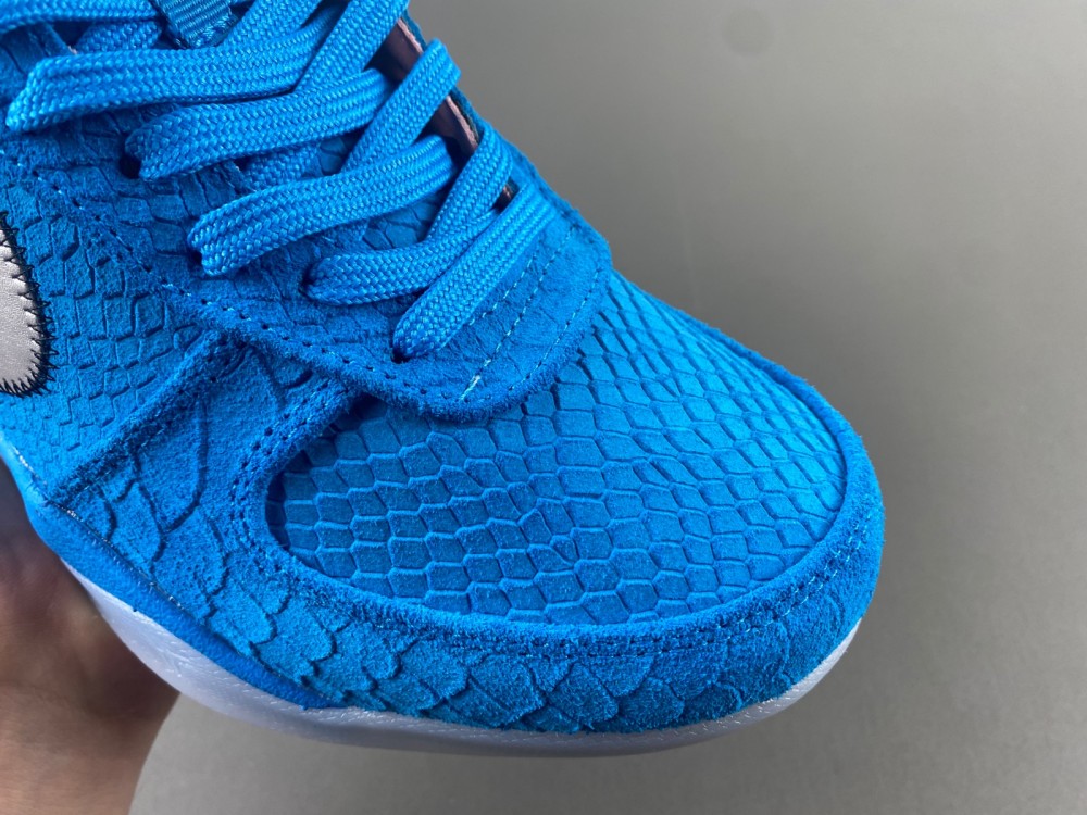 Nike Kobe 8 ZK 8  555035-305