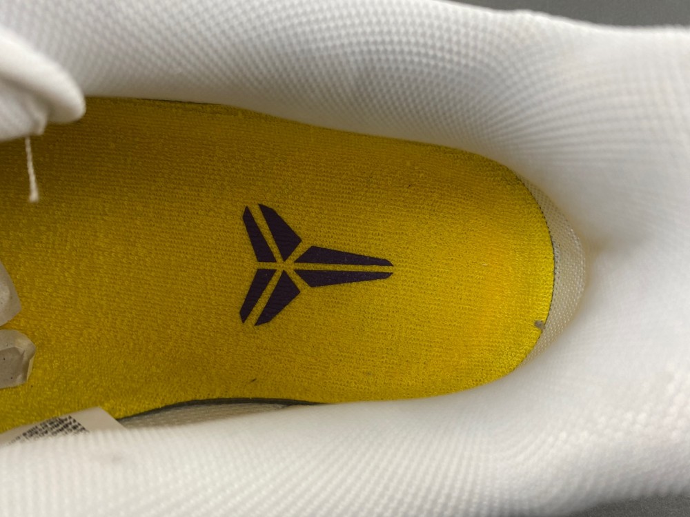 Kobe Bryant x Nike Air Force 1 Low FZ1151-100