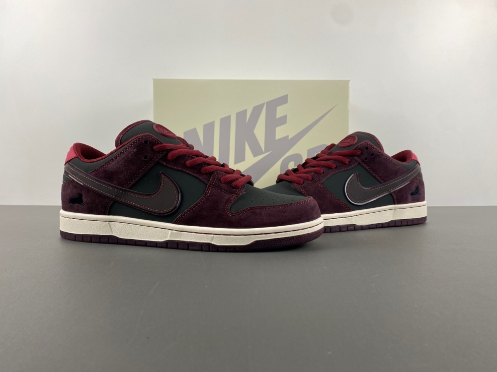 Riot Skateshop x Nike SB Dunk Low 2025
