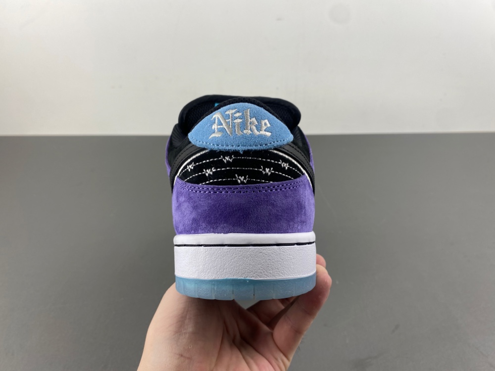 Hayley Wilson x Nike SB Dunk Low HJ0513-500