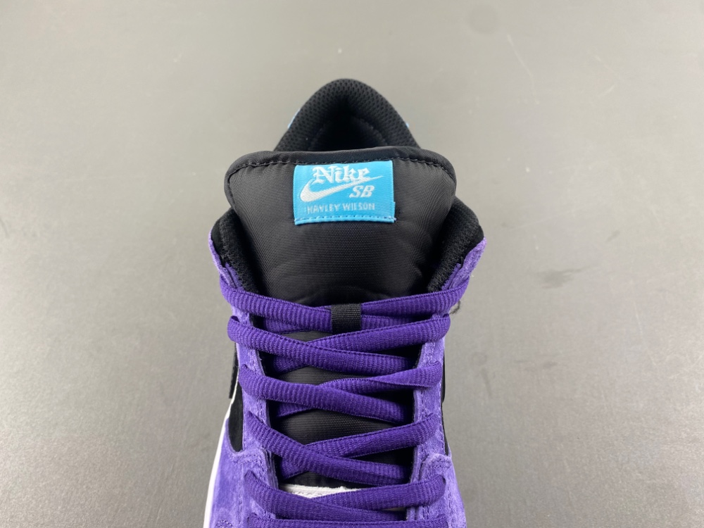 Hayley Wilson x Nike SB Dunk Low HJ0513-500