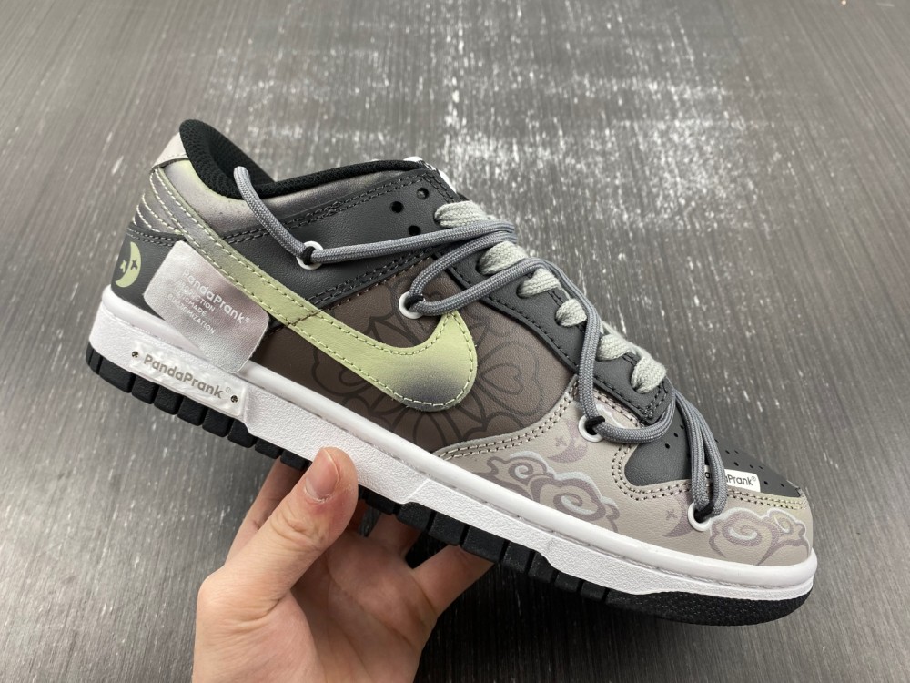 Nike Dunk Low MOON DV0831-104