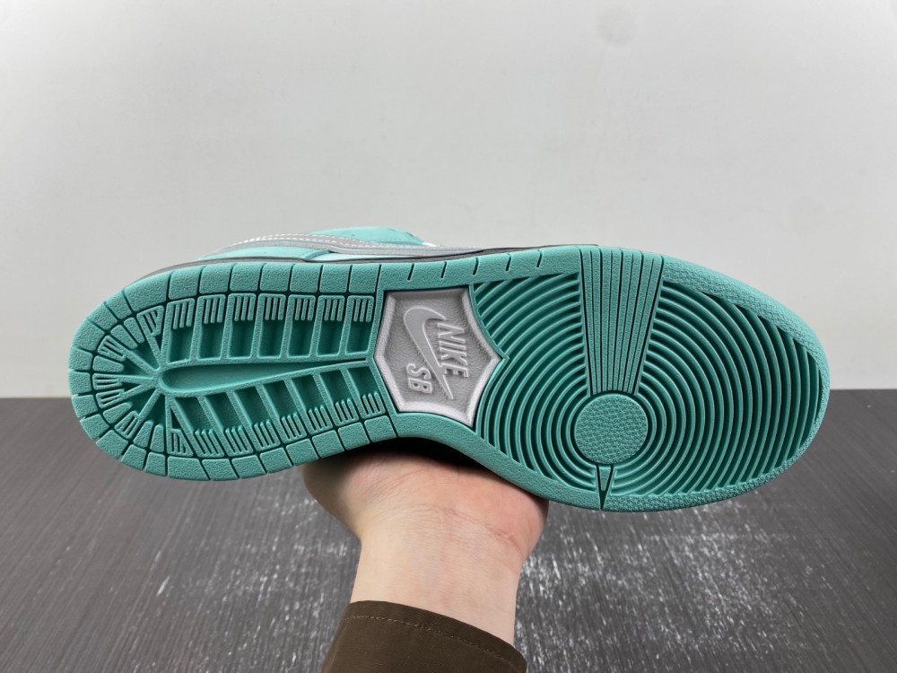 Nike SB Dunk Low BV1310-402