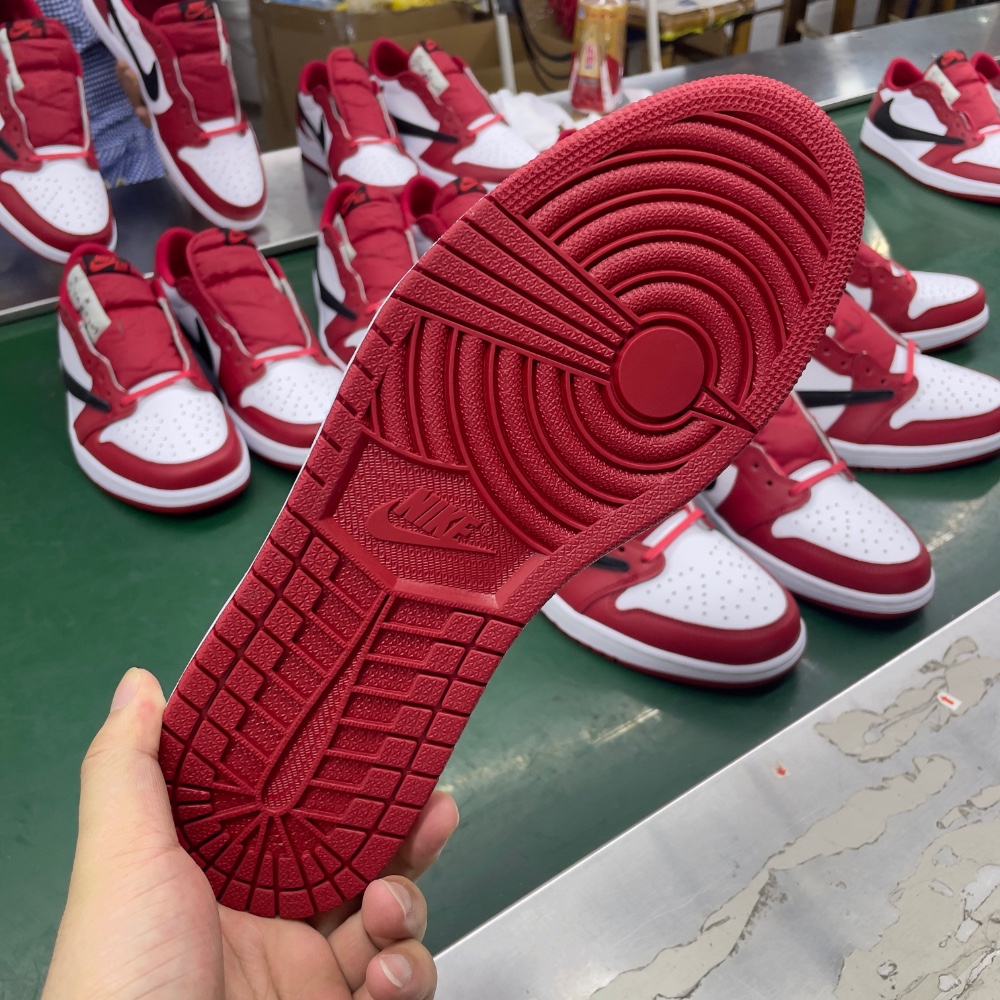 Travis Scott x Air Jordan 1 Low DM7866-101