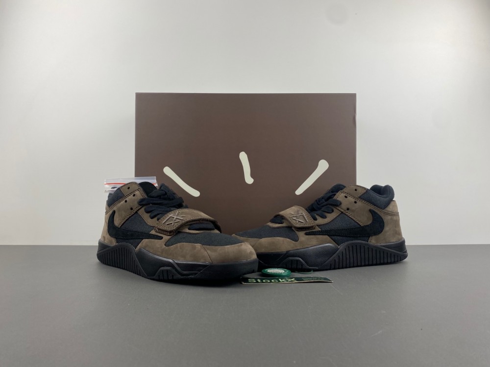 Travis Scott x Air Jordan 1 Low DZ4137-701