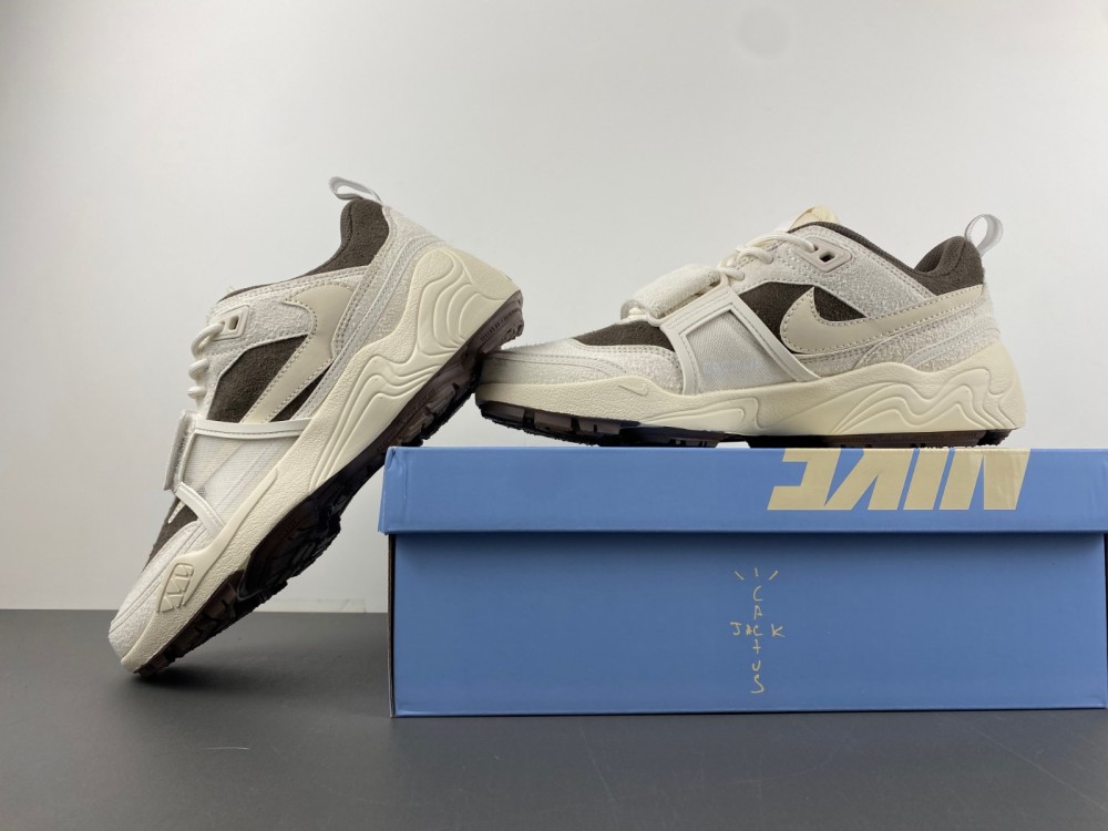 Nike Zoom Field HQ3061-102