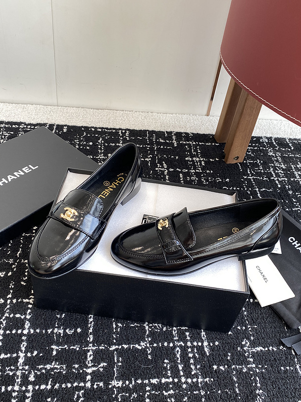 Chanel Leather CC Logo Loafers