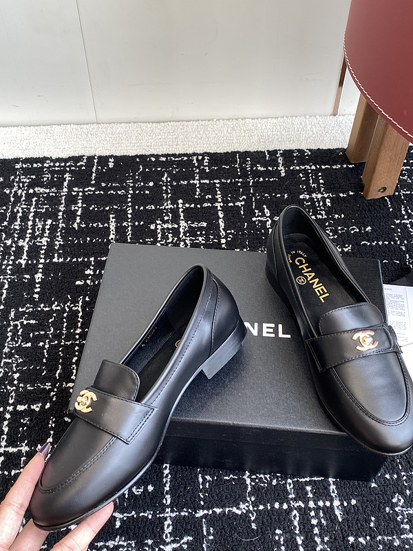 Chanel Leather CC Logo Loafers