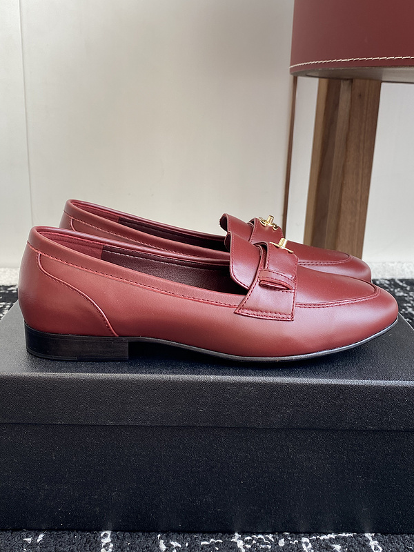 Chanel Leather CC Logo Loafers