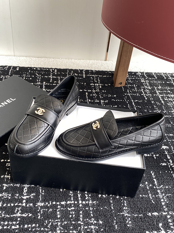 Chanel Leather CC Logo Loafers