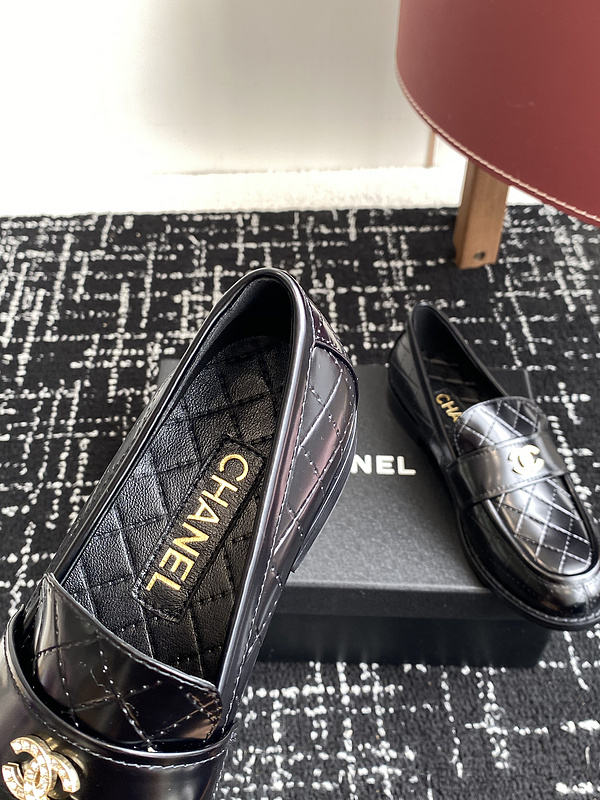 Chanel Leather CC Logo Loafers