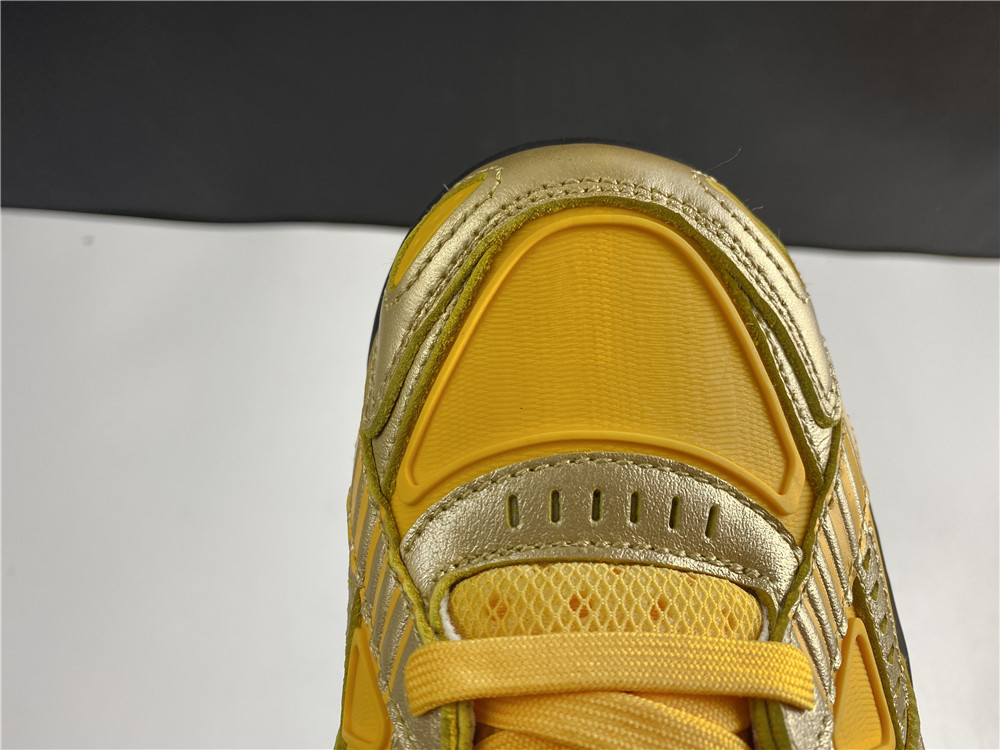 OFF-WHITE x Nike Air Rubber Dunk University Gold CU6015-100