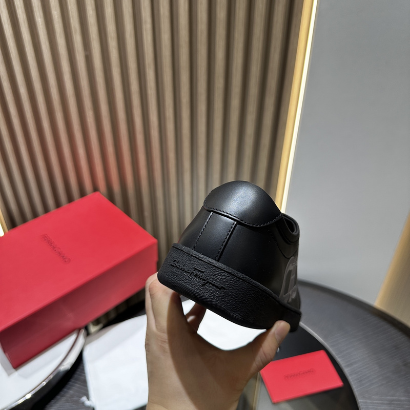 Ferragamo Gancini Sneakers