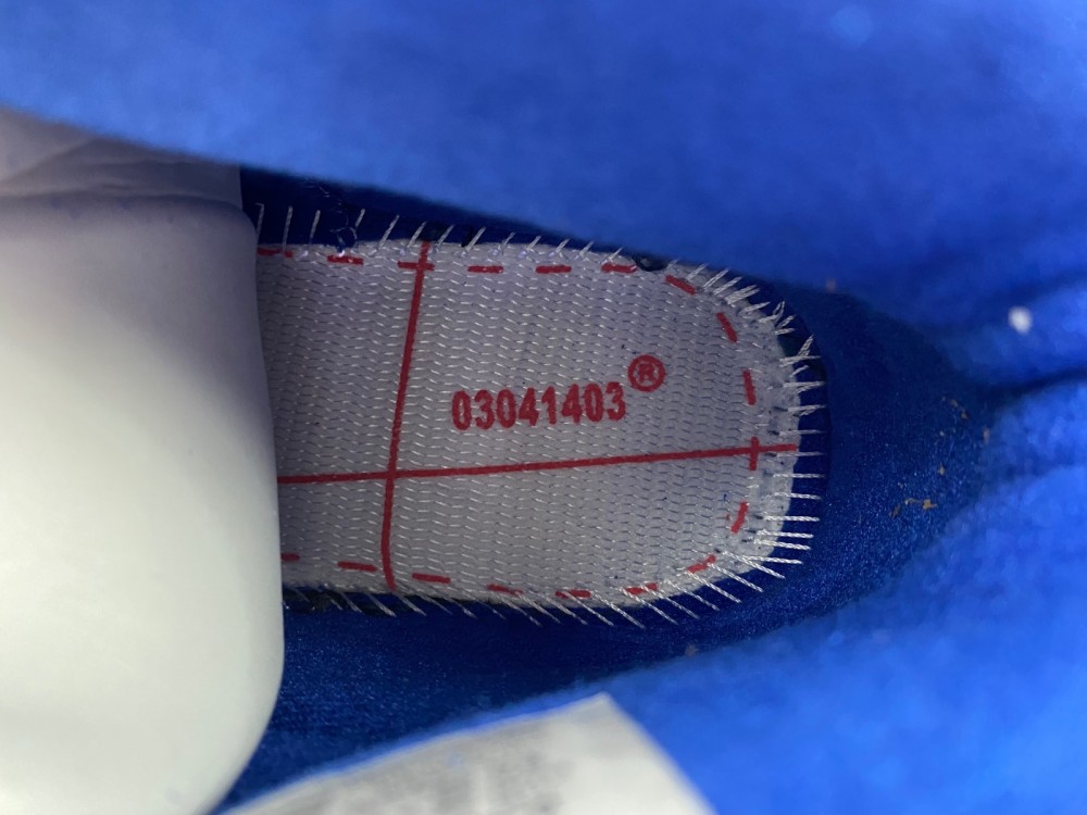 Nike Air Jordan 6 UNC Tar Heels Six Championships PE