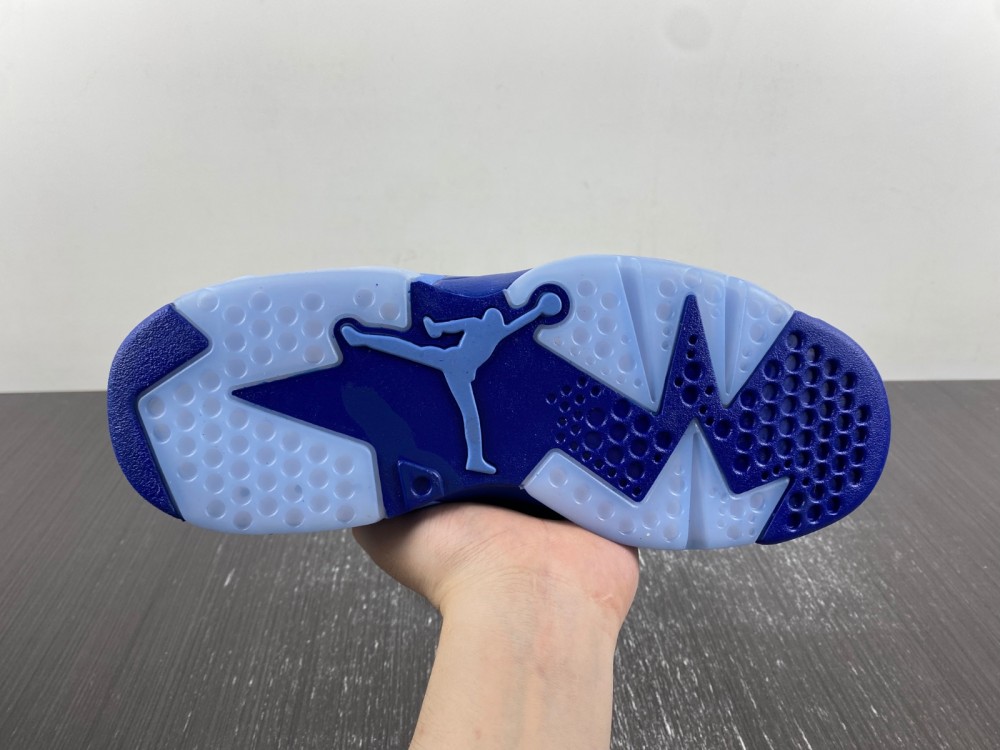 Nike Air Jordan 6 UNC Tar Heels Six Championships PE