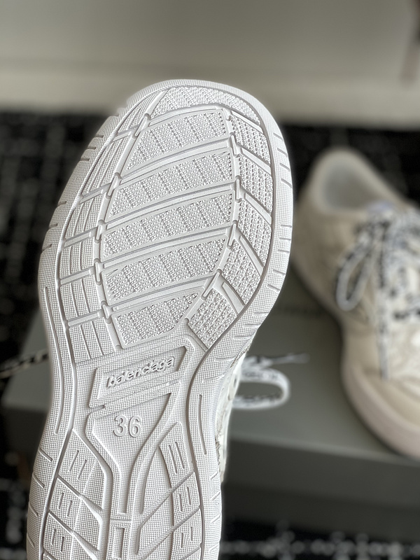 Balenciaga Hamptons Worn-Out Sneaker